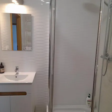 Idea Wacyn Z Miejscem Parkingowym דירה ראדום