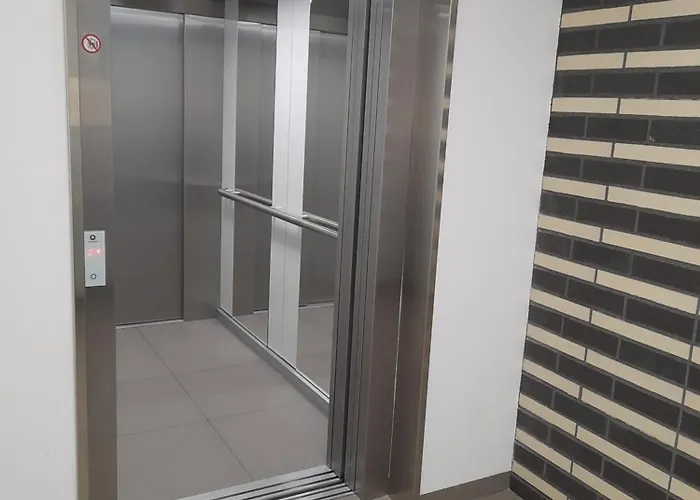 Idea Wacyn Z Miejscem Parkingowym Radom